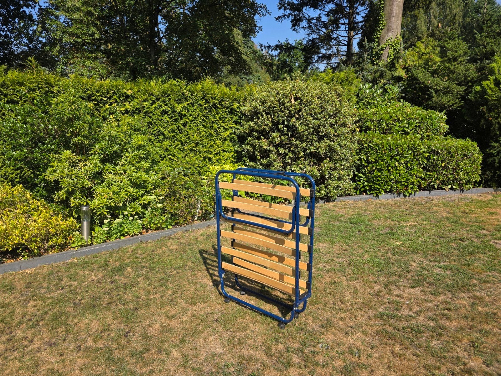 Opvouwbaar logeerbed met lattenbodem - Blauw metaal, Ophalen, Blauw, Nieuw, Metaal