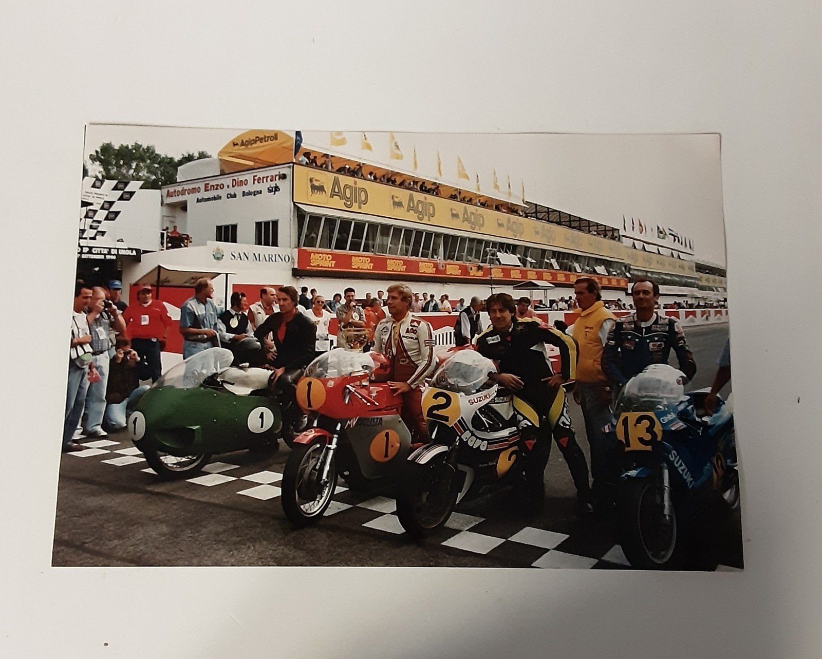 Foto Moto Guzzi 75-jarig jubileum 1996 met Agostini e.a., Verzamelen, Ophalen of Verzenden, Zo goed als nieuw, Motoren
