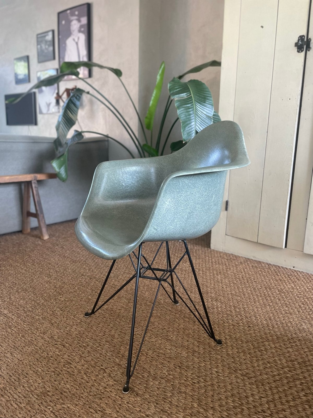 Modernica Fiberglass Armchair (Vitra DAR) – Eames, Huis en Inrichting, Stoelen, Ophalen, Kunststof, Gebruikt, Overige kleuren
