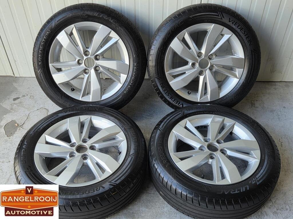 Supernette org. 15" 'Sassari' velgen + zomerb. VW Polo '18>, Gebruikt, 15 inch, Banden en Velgen, Zomerbanden