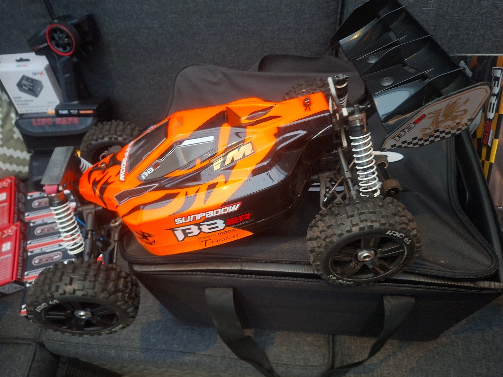 team magic 6s b8er brushless auto 1:8  45 MINUTEN MEE GEREDE, Hobby en Vrije tijd, Elektro, Auto offroad, Ophalen of Verzenden