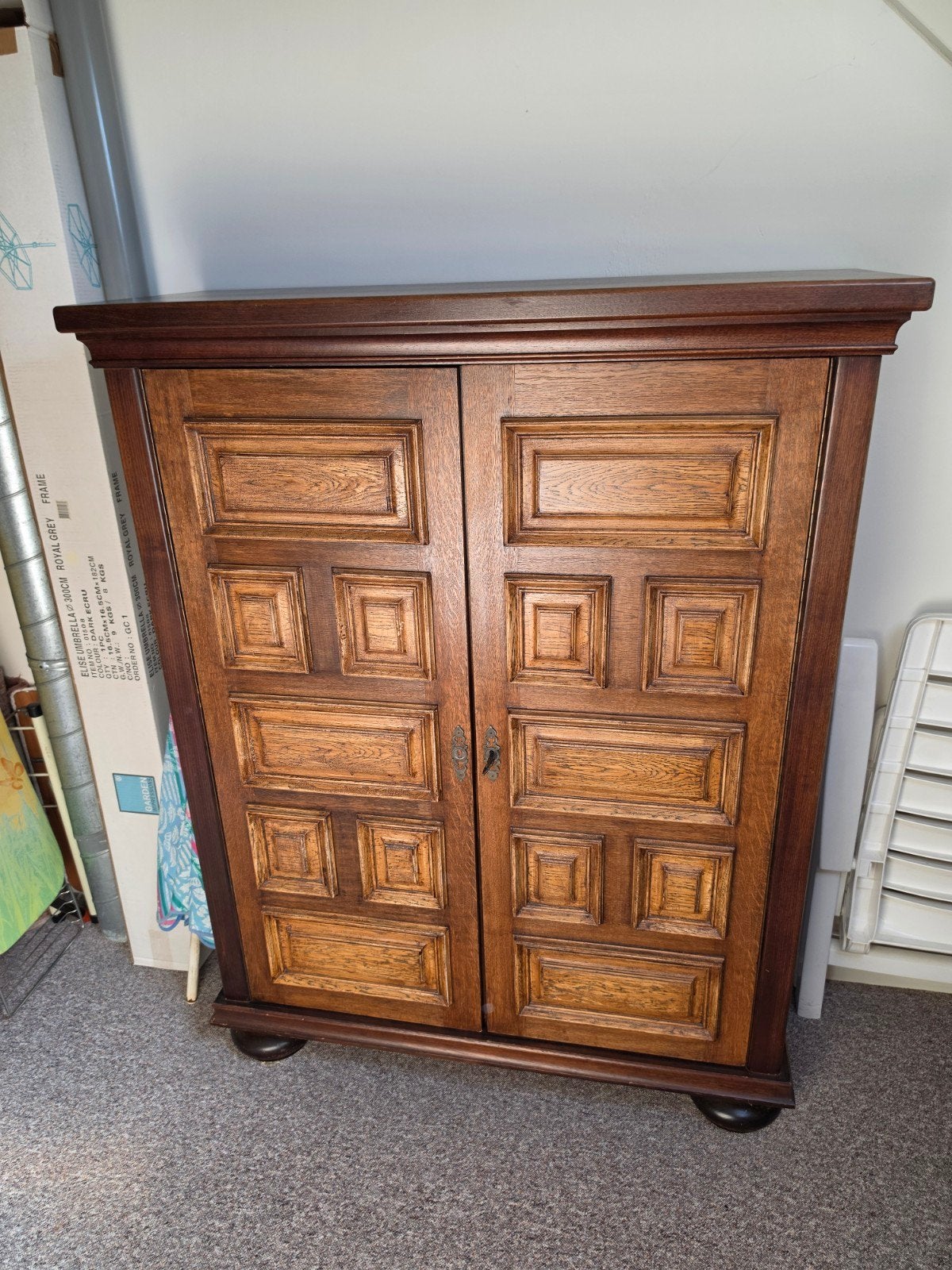 Antiek Houten Kast met Paneeldeuren en Planken, Ophalen