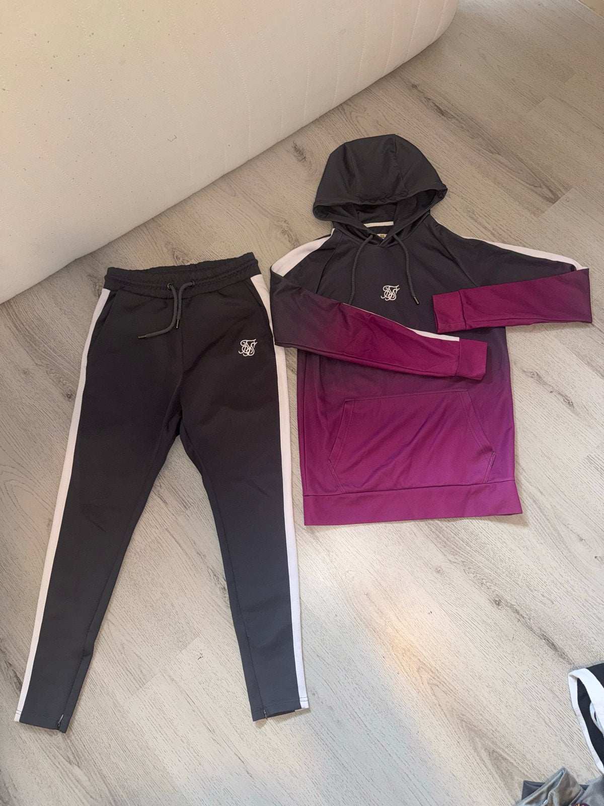 SikSilk Trainingspak - Grijs/Paars met Witte Strepen, Ophalen of Verzenden, Zo goed als nieuw, Grijs, Overige jeansmaten