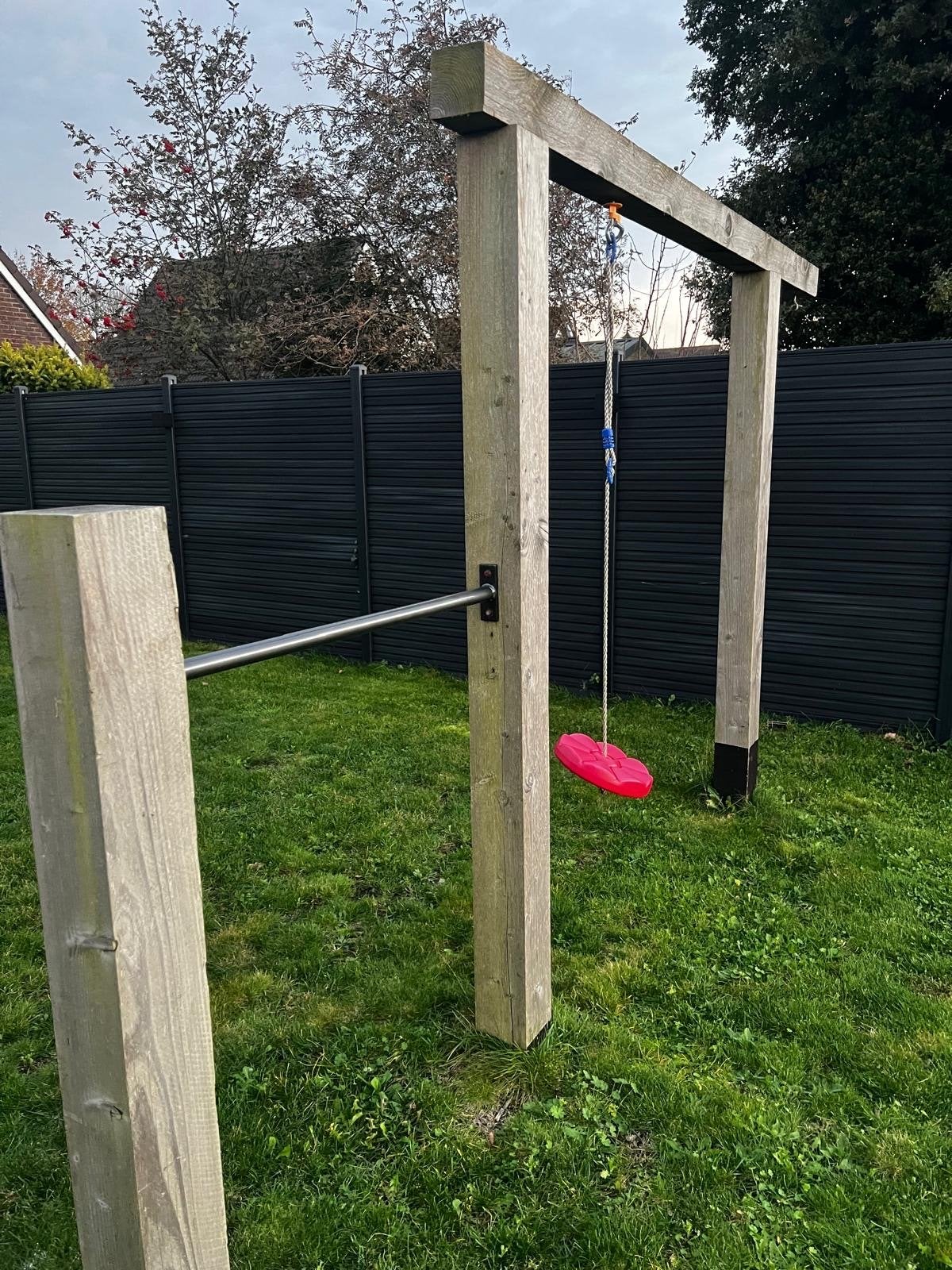 Houten schommel en rekstok voor de tuin, Ophalen, Gebruikt, Schommel