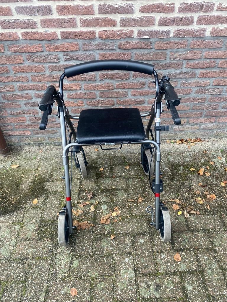 Te koop zgan inklapbare rollator met wandelstokhouder, Ophalen, Opvouwbaar, Zo goed als nieuw