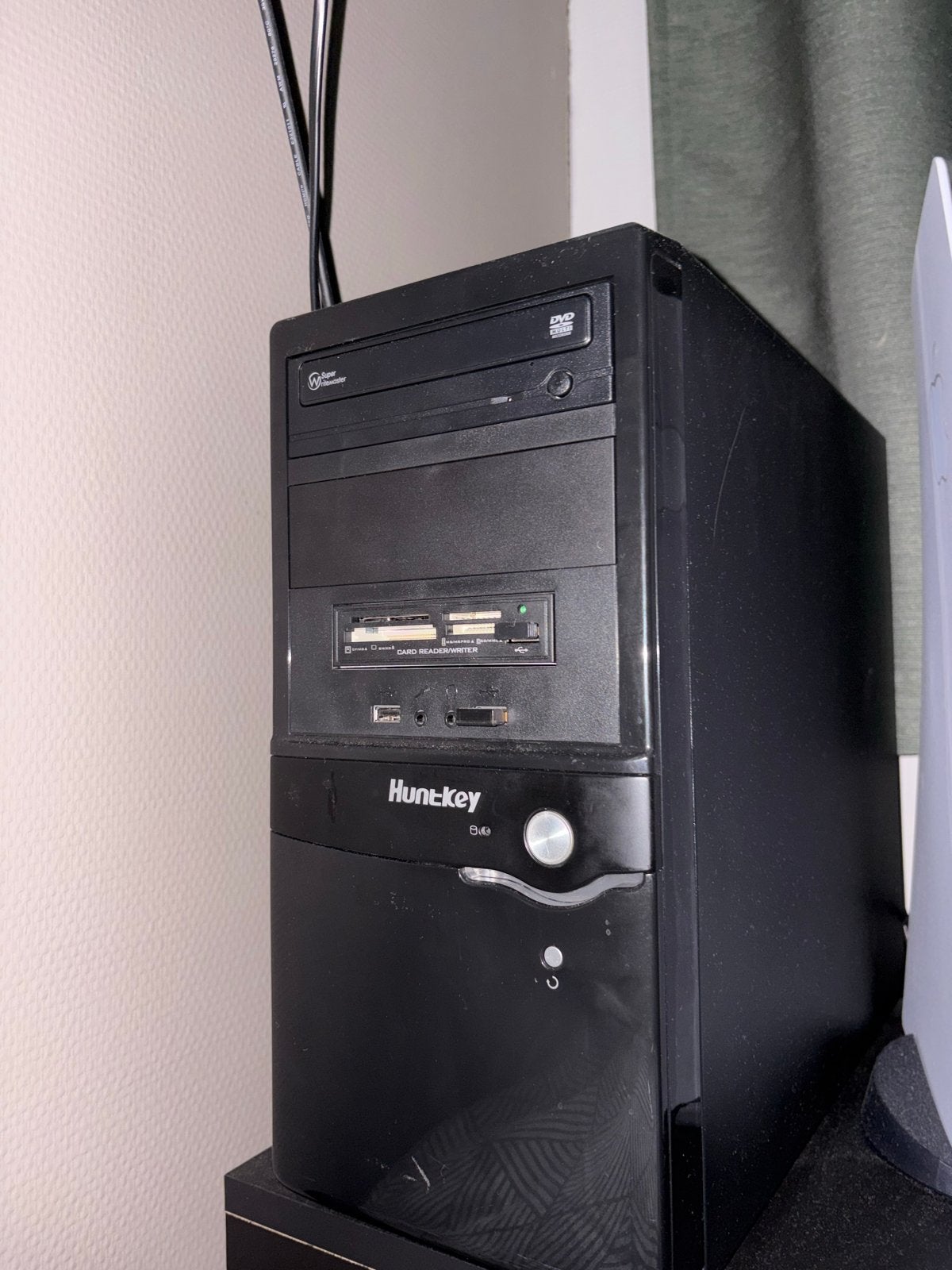 Desktop PC met Intel i5 processor en 8GB RAM, Computers en Software, Ophalen, Gebruikt, 8 GB, Gaming