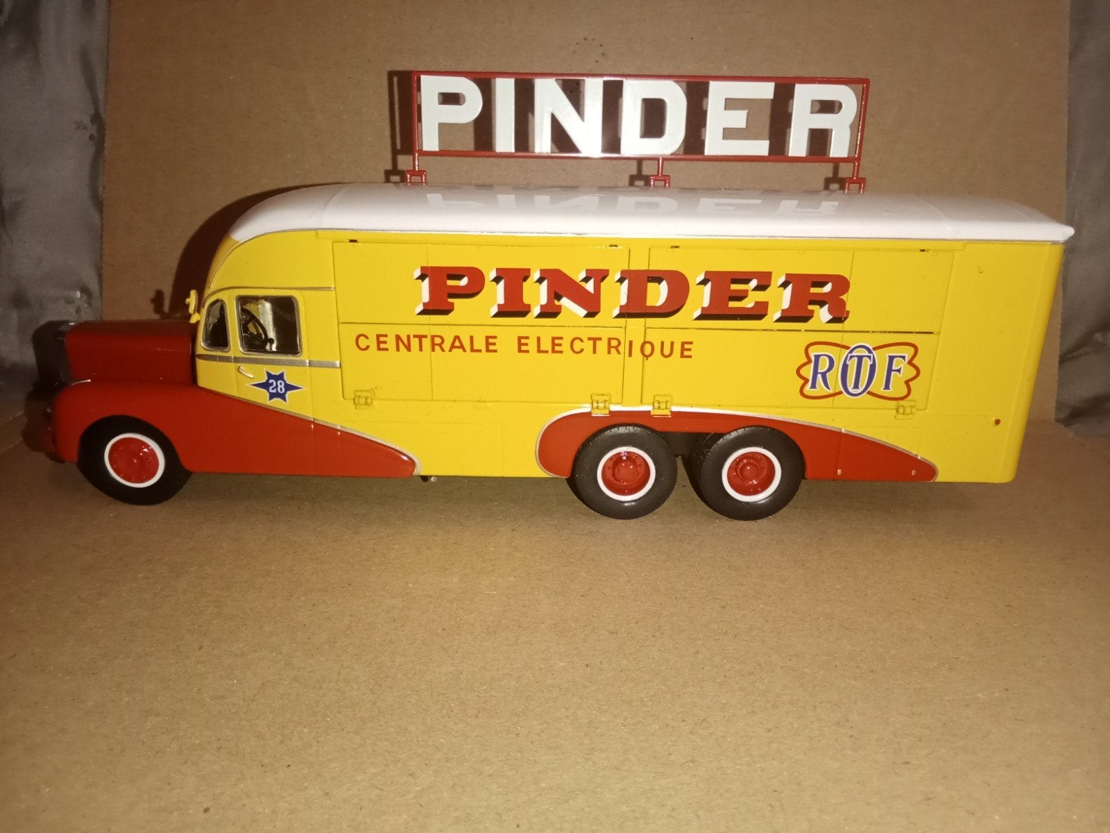 Bernard 28 Pinder Centrale Électrique (1951), Nieuw in folie, Hobby en Vrije tijd, Ophalen of Verzenden, Nieuw, Auto, Overige merken