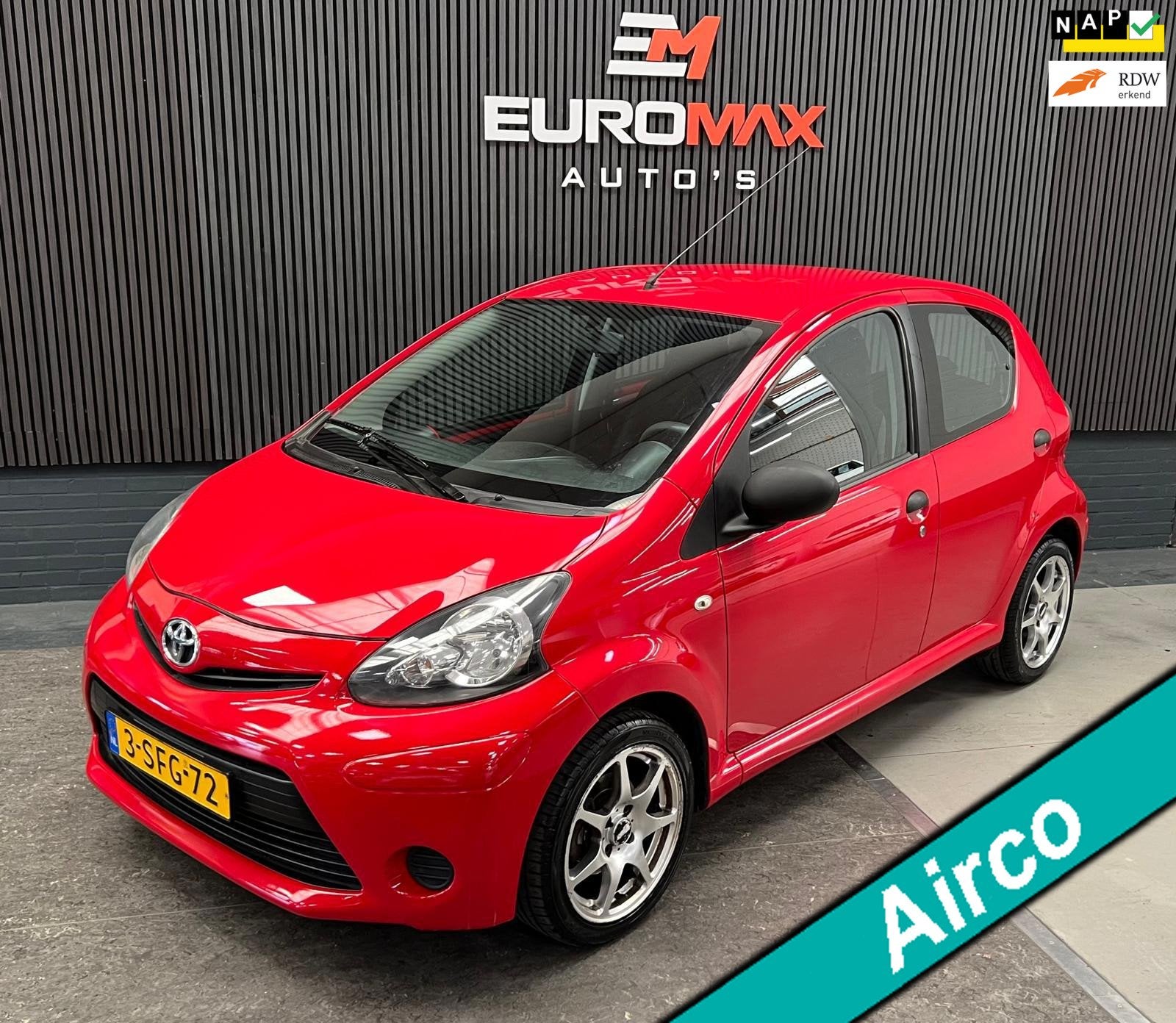 Toyota Aygo 1.0 VVT-i Now 1e Eigenaar - NAP - Airco, Euro 5, Stof, Gebruikt, Zwart