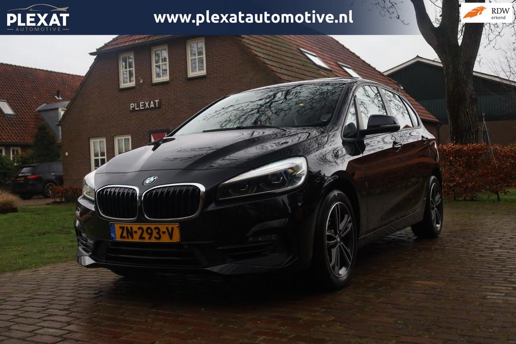 BMW 2-serie Active Tourer 218i Executive Edition Aut. | Pano, Auto's, BMW, Gebruikt, Leder en Stof, Zwart, Origineel Nederlands