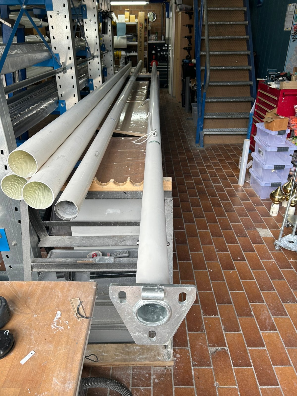 Mooie gebruikte 7 meter aluminium vlaggenmast met kantelvoet, Diversen, Vlaggen en Wimpels, Ophalen, Gebruikt