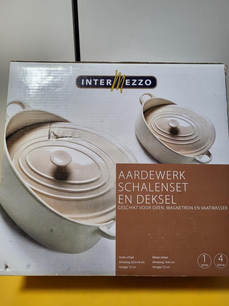 Intermezzo Aardewerk Schalenset - 1 Grote, 4 Kleine Schalen, Schaal, Nieuw, Ophalen of Verzenden, Ovaal