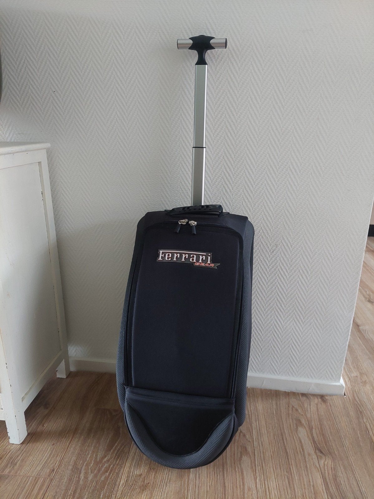 Zo goed als nieuwe FERRARI handbagage koffer, Wieltjes, 50 tot 60 cm, Ophalen of Verzenden, Zo goed als nieuw