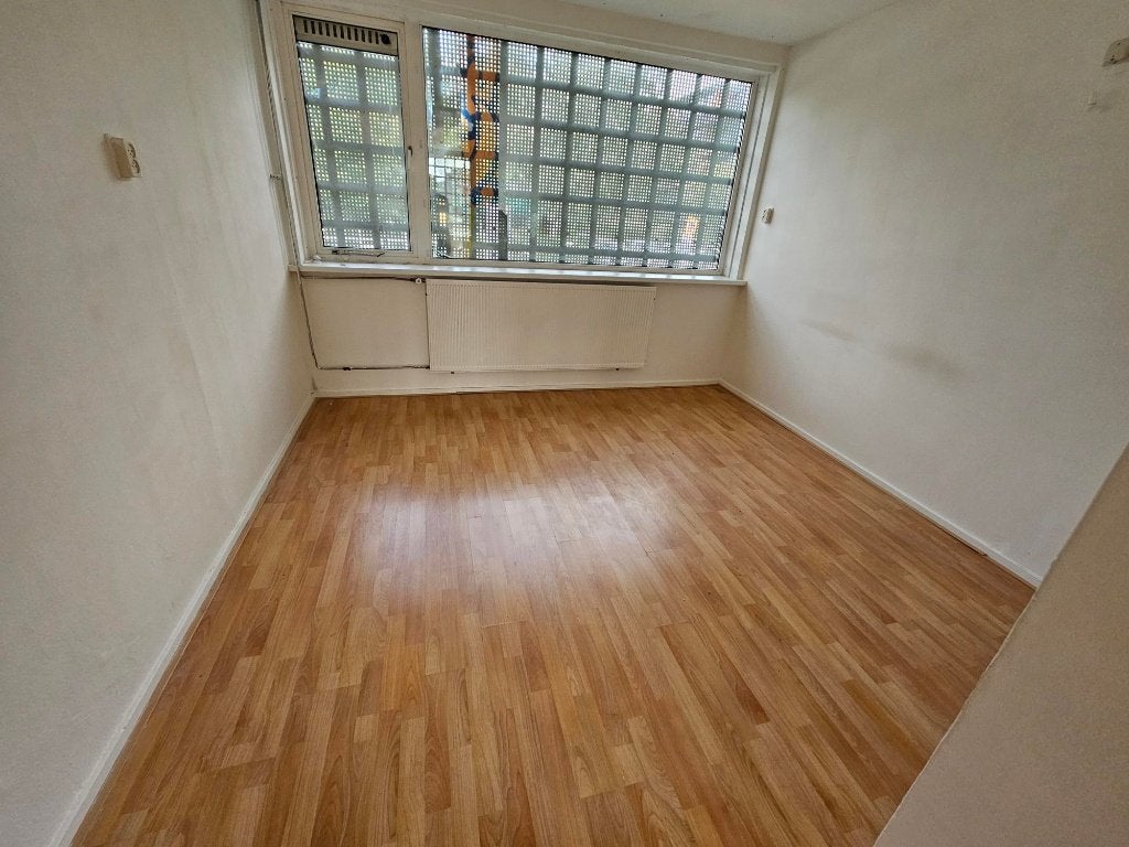 Gratis laminaat vloer in meerdere woningen, Ophalen, Gebruikt, 50 tot 150 cm, 10 m² of meer