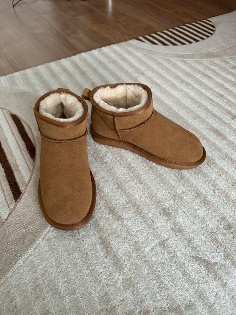 Korte warme winterlaarzen - Nieuw, Ophalen of Verzenden, Nieuw, Bruin, Lage of Enkellaarzen