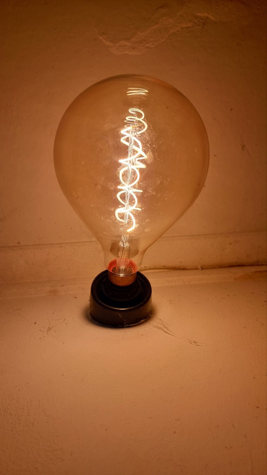 Philips Giant Globe G200 LED Filament Lamp – E27 5W – 2000K, Dimbaar, Vintage, Oranje, Philips