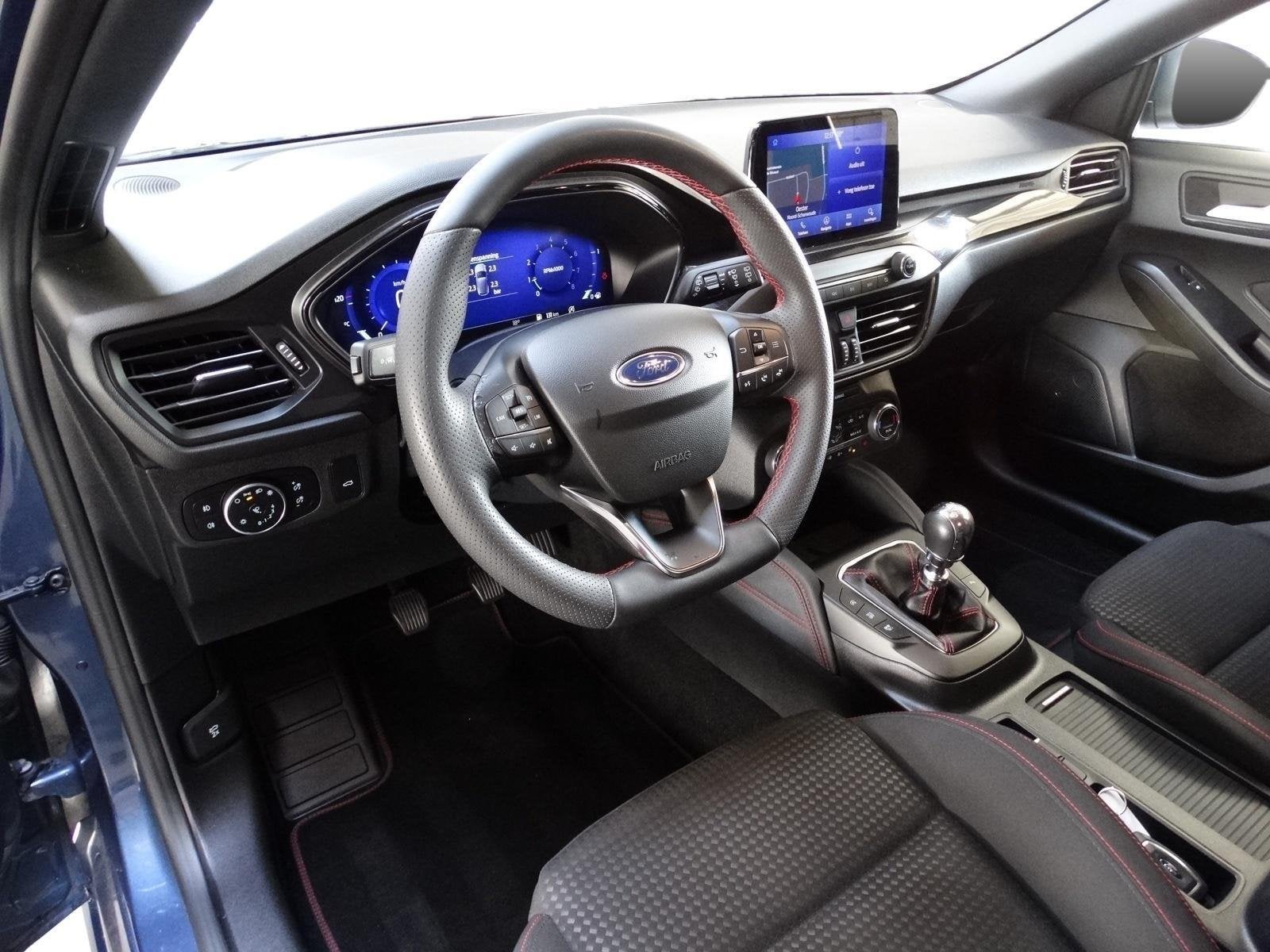 Ford Focus ST-Line Hybrid | Camera | Keyless | Winter Pack, Gebruikt, Blauw, Verwarmde buitenspiegels, Origineel Nederlands