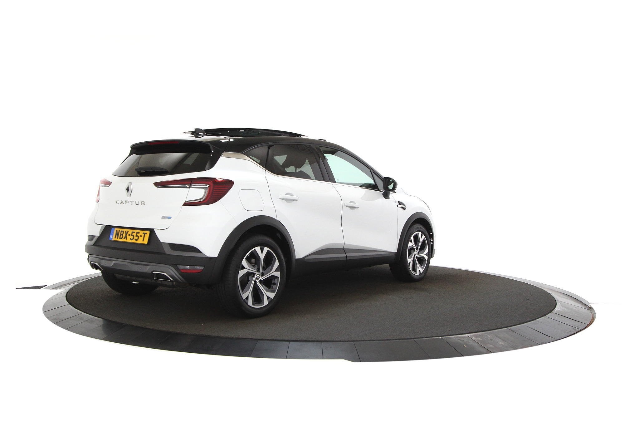 Renault Captur 1.6 PHEV RS Line Schuifdak Bi-Tone ACC Stoelv, Gebruikt, Plug-in hybride, Bedrijf, 71 km/l