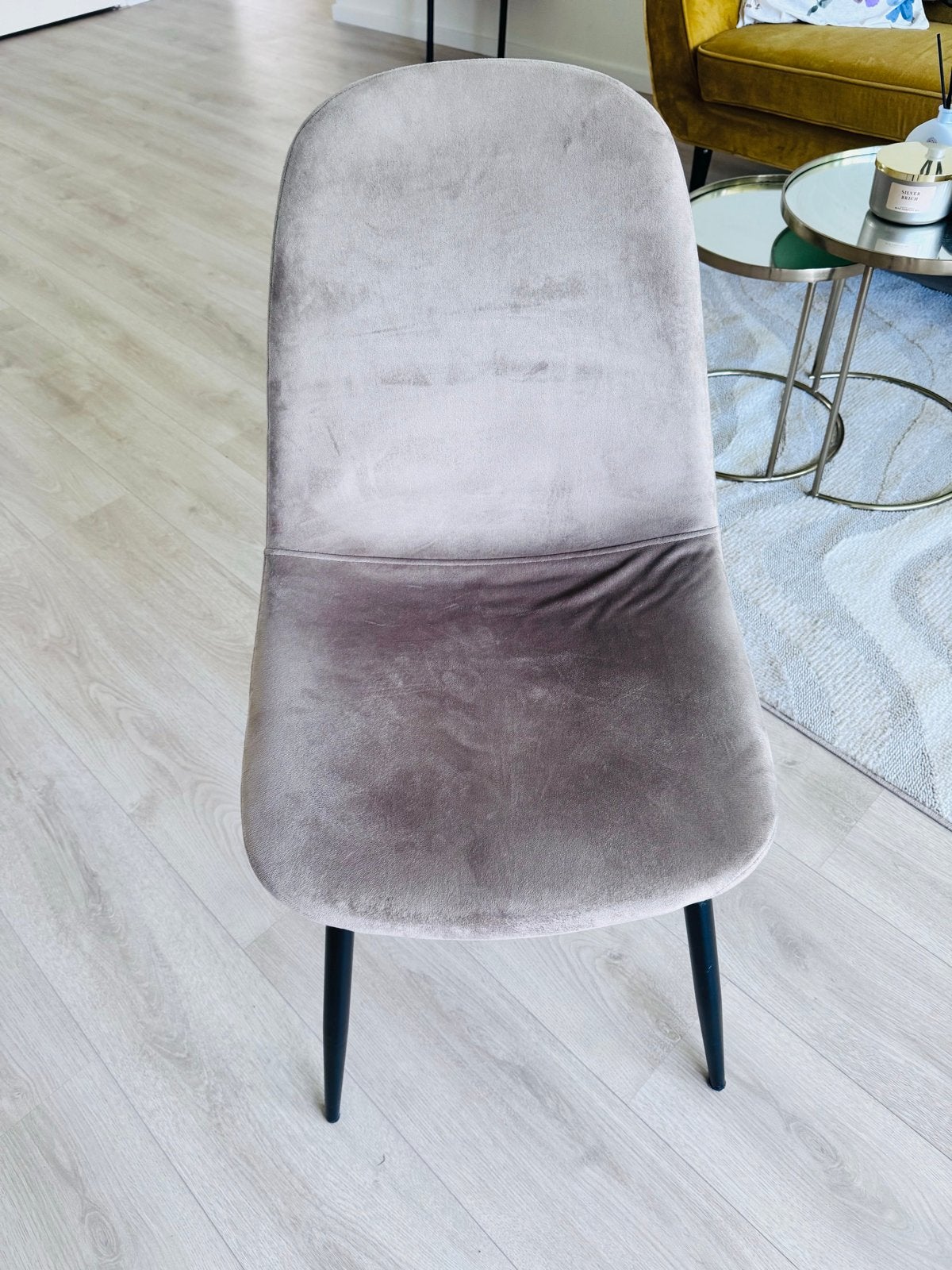 Set van 3 grijze fluwelen eetkamerstoelen, Huis en Inrichting, Stoelen, Ophalen, Overige kleuren, Zo goed als nieuw, Vier