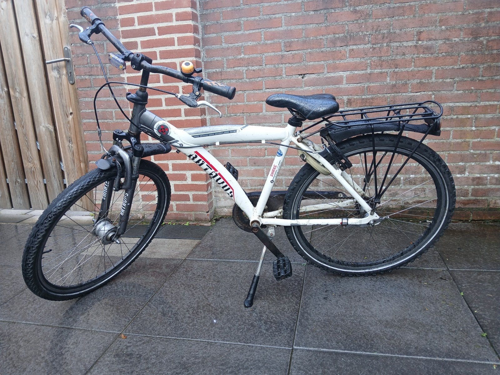 26 inch jongensfiets, Fietsen en Brommers, Ophalen, Zo goed als nieuw, 26 inch of meer, Handrem