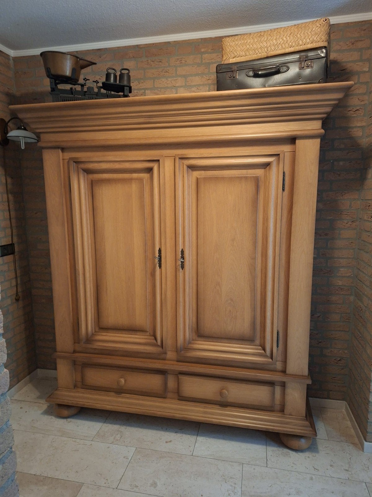 Massief houten kledingkast met planken, Ophalen of Verzenden