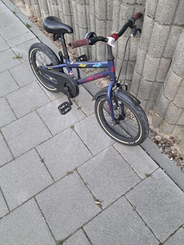 Jongens racefiets met zijwieltjes - Goede conditie, Fietsen en Brommers, Ophalen