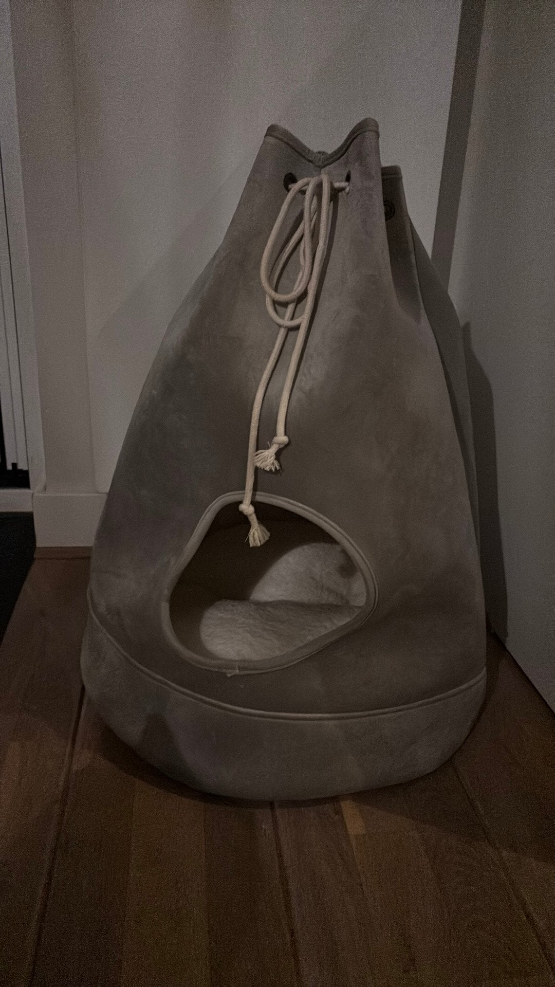 Kattenmand in de vorm van een tent, Ophalen, Zo goed als nieuw