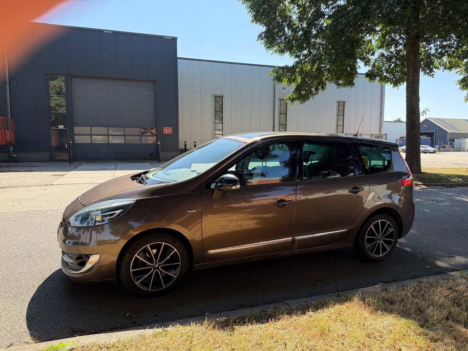 Renault Grand Scénic 2.0 Bose AUTOMAAT 150000 KM, Auto's, Euro 5, Gebruikt, Zwart, 4 cilinders