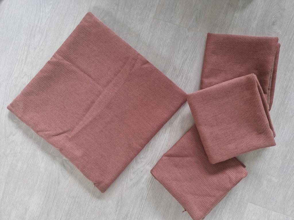 4 roze kussenhoezen, Huis en Inrichting, Tafelkleden, Ophalen of Verzenden, Zo goed als nieuw, Rechthoek, Binnen