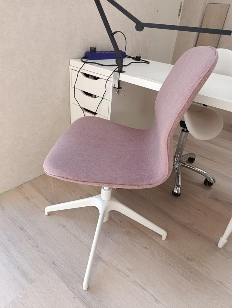 Ikea Långfjäll bureaustoel, Huis en Inrichting, Bureaustoelen, Ophalen, Ergonomisch, Zo goed als nieuw, Roze