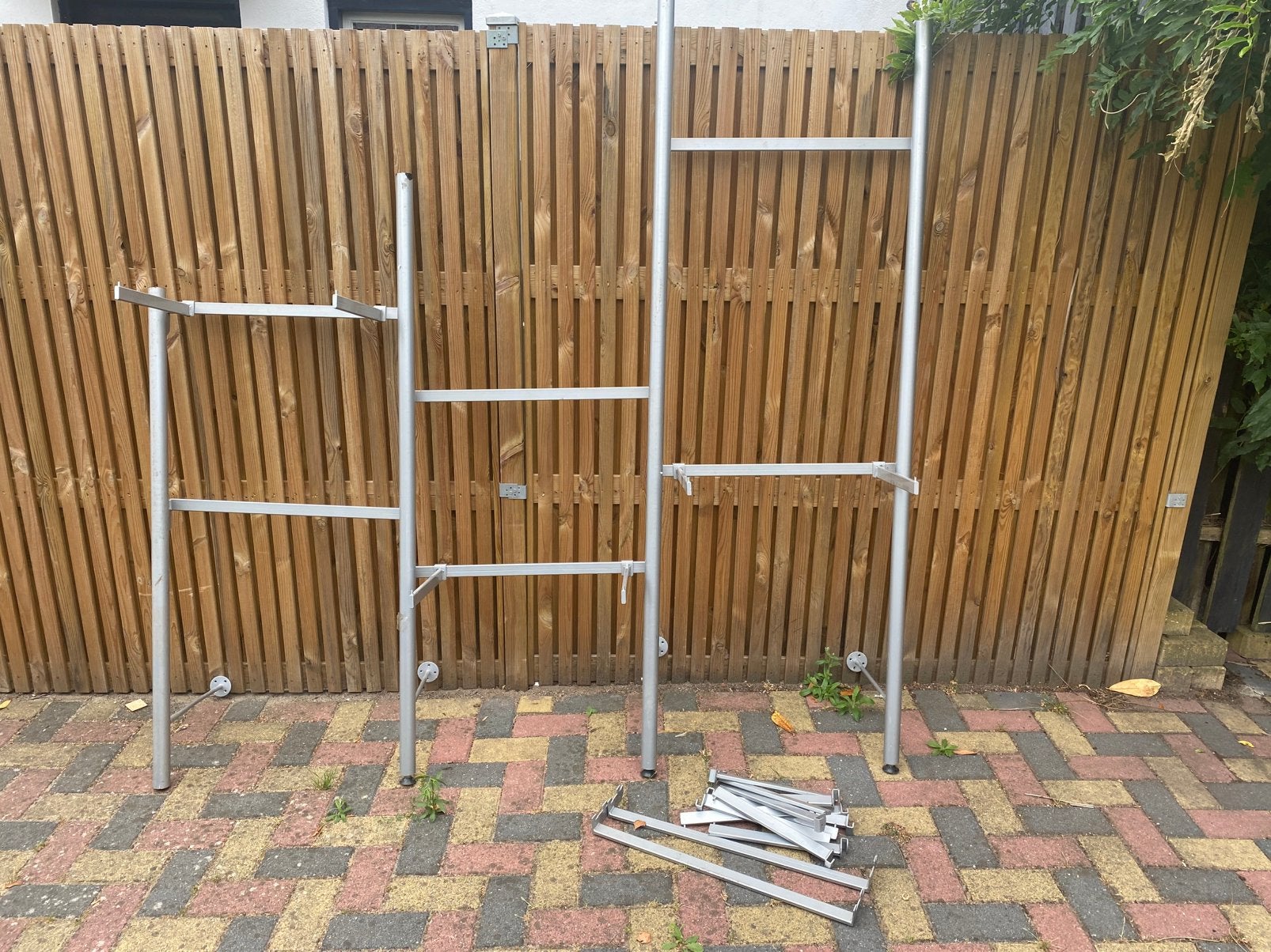 Wand Kledingrek , winkel stellage, Ophalen, Gebruikt, Zilver