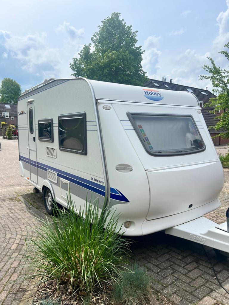 Hobby 400 KB 2006, Caravans en Kamperen, Caravans, Hobby, Treinzit, 750 - 1000 kg, 5 tot 6 meter
