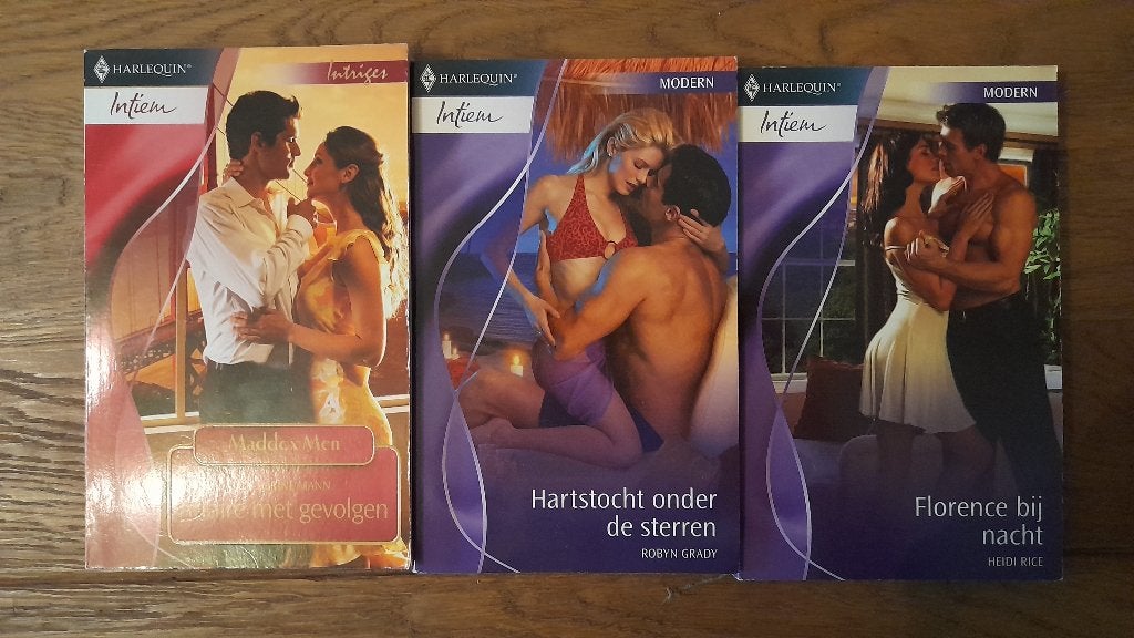 Harlequin Intiem 3 boekjes, Ophalen of Verzenden, Gelezen, Bouquet