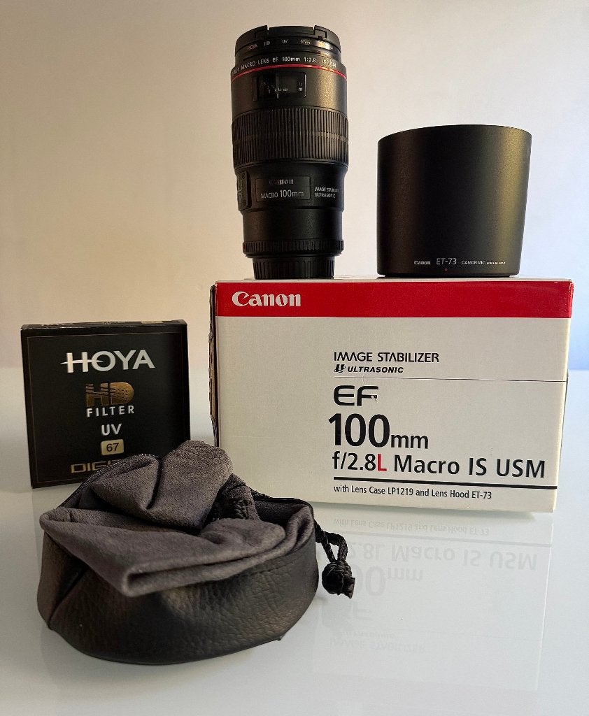 Te koop: Canon EF 100mm f/2.8L Macro IS USM, Audio, Tv en Foto, Zonnekap, Canon, Ophalen of Verzenden, Zo goed als nieuw