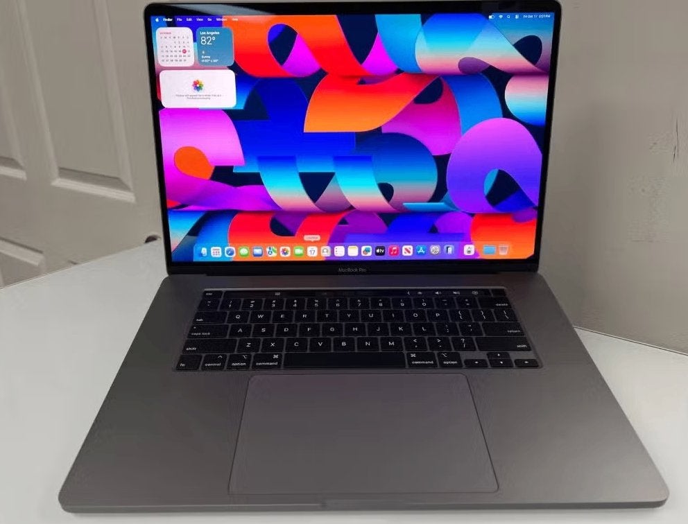 Apple MacBook Pro 15 inch Touchbar Intel i7 3,1GHz 512GB 16G, MacBook Pro, 512 GB, Ophalen of Verzenden, Zo goed als nieuw