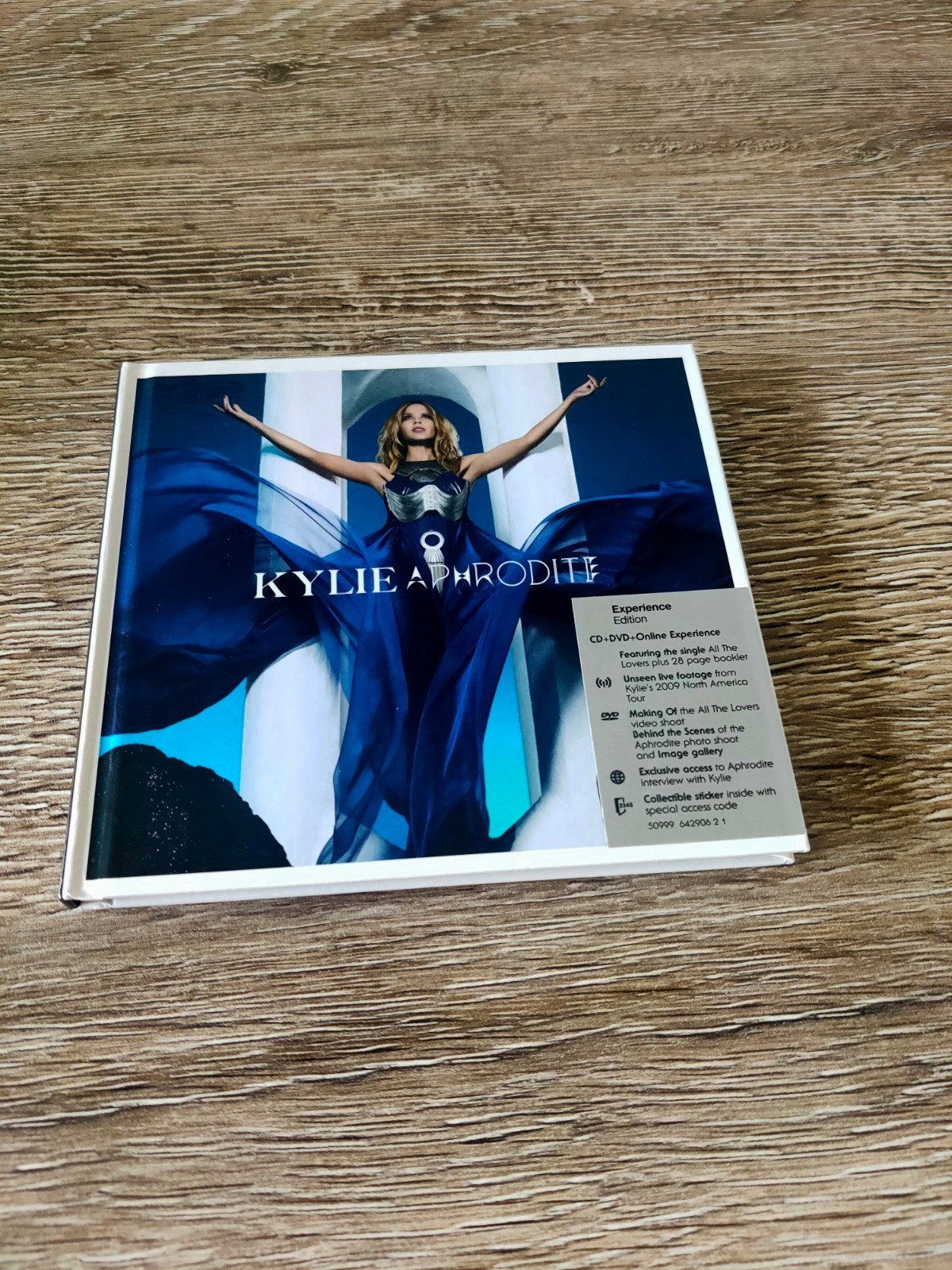 Popmuziek CD + DvD - Kylie Minogue - Aphrodite, Ophalen of Verzenden