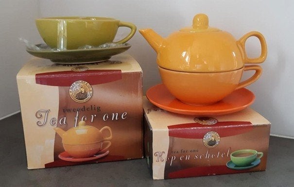 NIEUW Tea for one + extra kop en schotel, Alex Meijer & Co, Nieuw, Ophalen of Verzenden, Overige stijlen, Kop(pen) en/of Schotel(s)