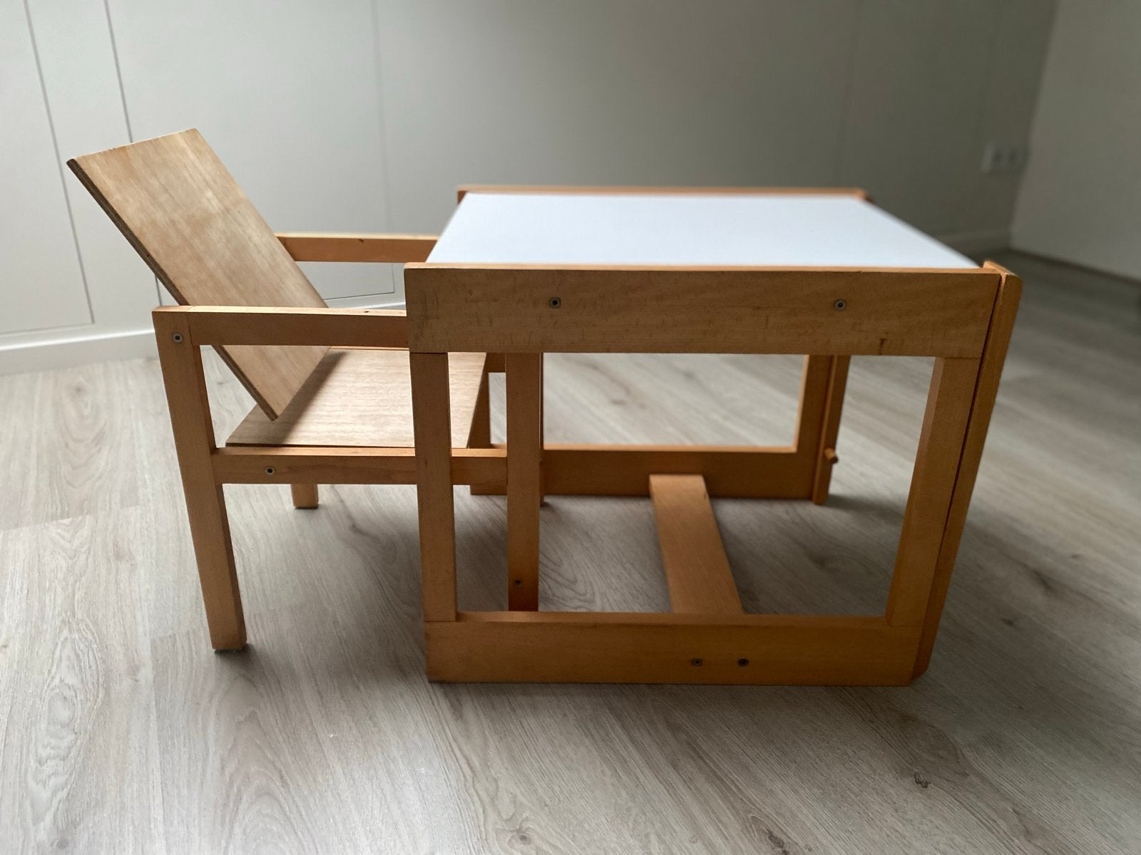 Houten kinderstoel en tafeltje - multifunctioneel, Kinderen en Baby's, Ophalen, Gebruikt, Tafel(s) en Stoel(en)