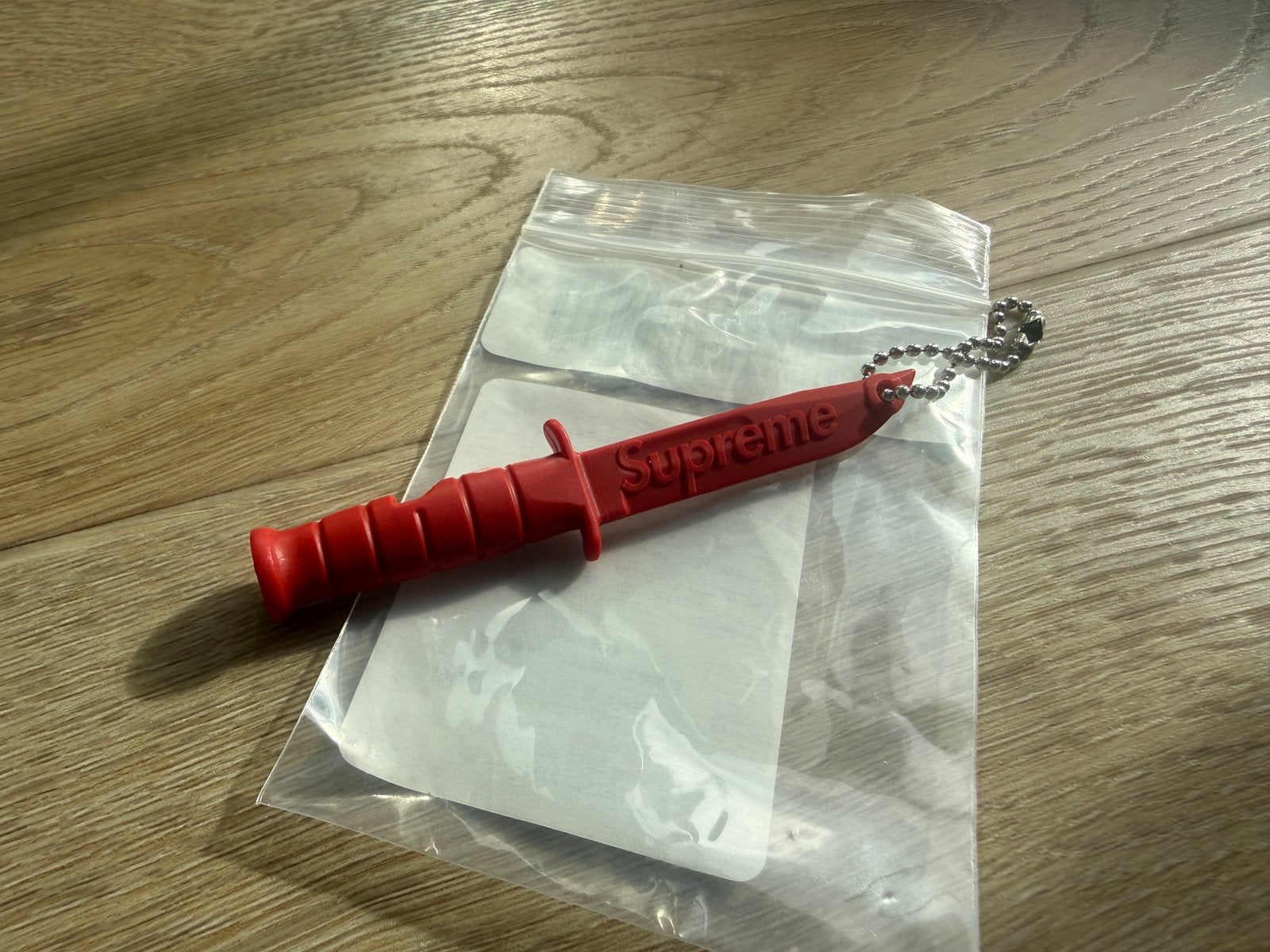 Supreme Knife Keychain Rood & Zwart – Nieuw, Ophalen of Verzenden, Zo goed als nieuw
