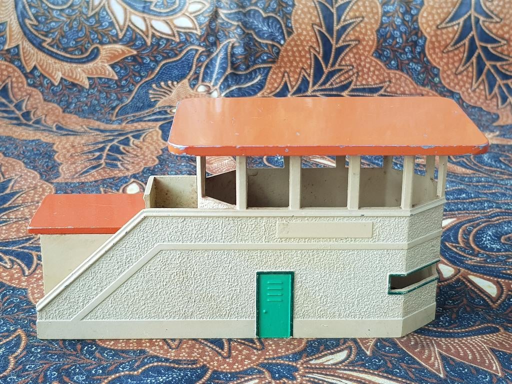 Mooi oud Engels Meccano model seinhuis van Hornby Dublo., Antiek en Kunst, Antiek | Speelgoed, Ophalen of Verzenden