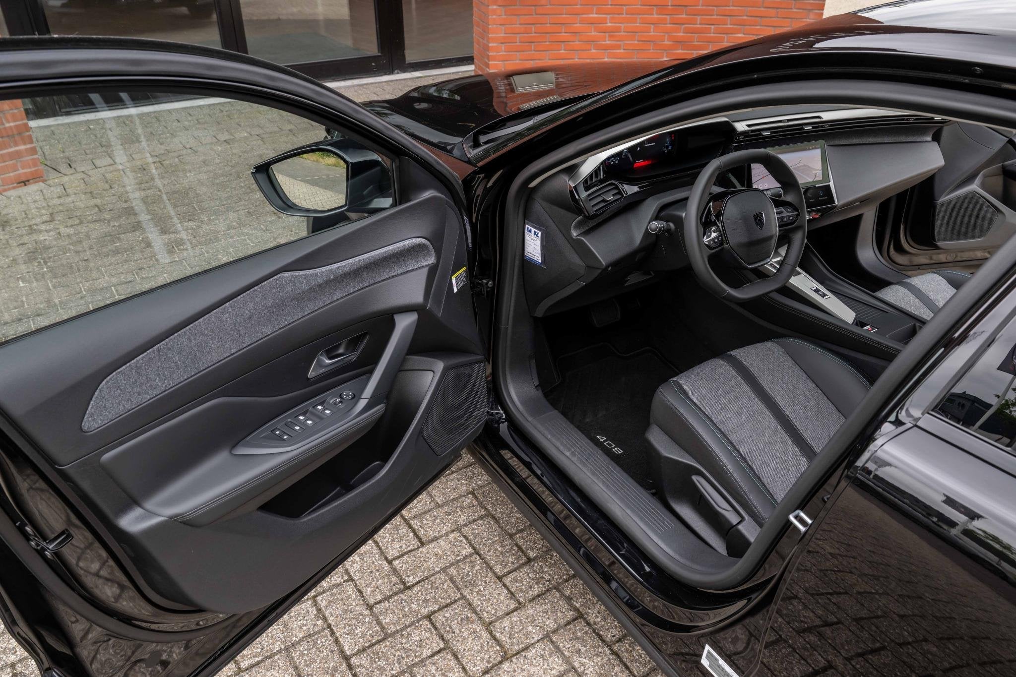 Peugeot 408 1.2 T Allure Pack 130pk EAT8 Camera Orig NL, Gebruikt, 1199 cc, Leder en Stof, Zwart
