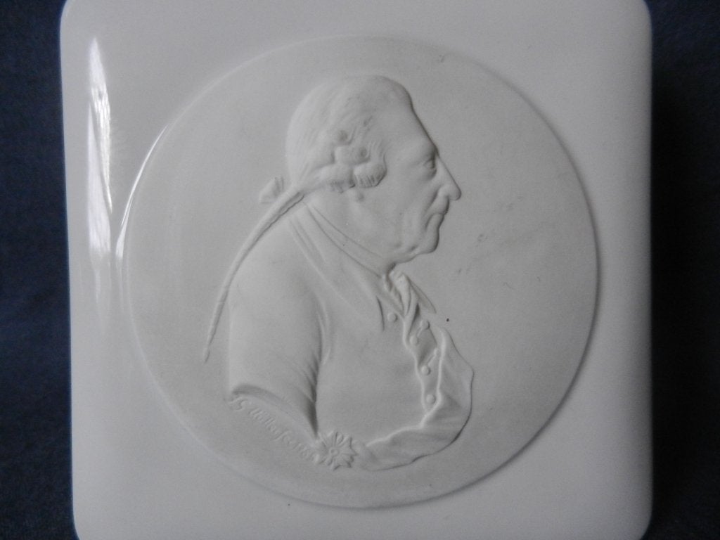 KPM Berlijn porseleinen dekseldoos met portret Frederik II, Ophalen of Verzenden