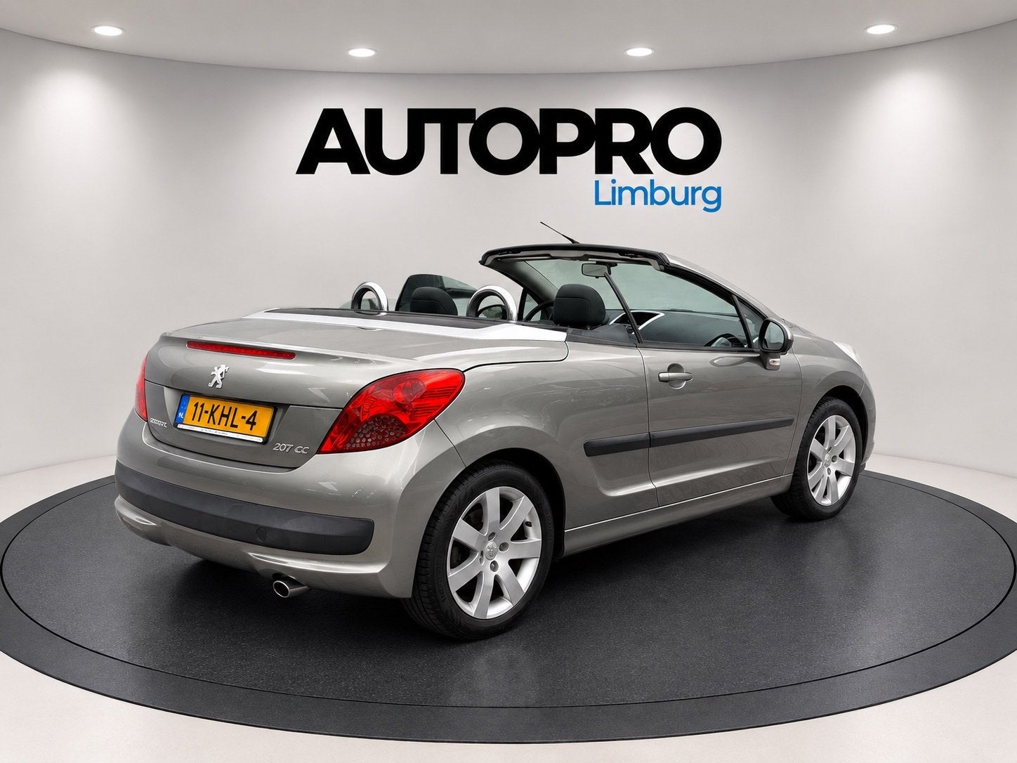 Peugeot 207 CC 1.6 VTi, Auto's, Peugeot, Voorwielaandrijving, Gebruikt, Zwart, 4 cilinders