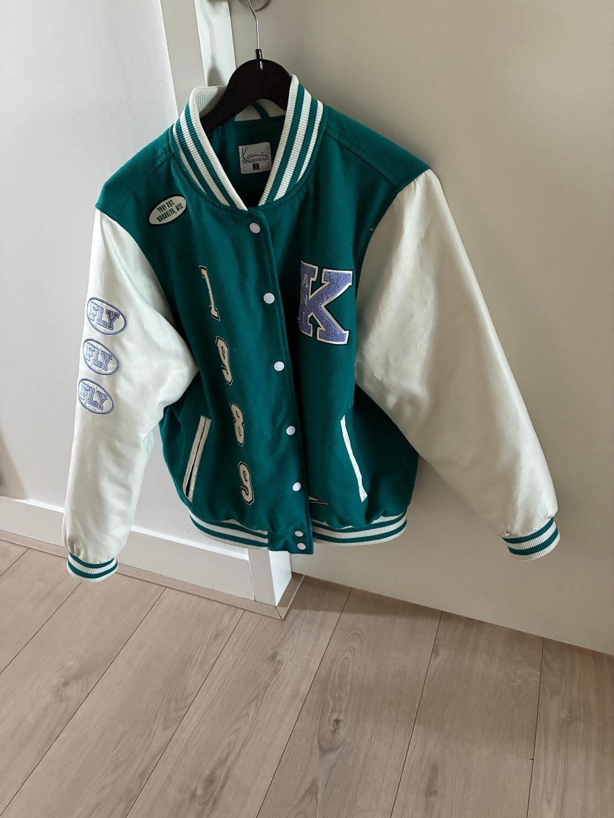 Karl Kani College Jacket Groen/Wit Maat S, Ophalen of Verzenden, Zo goed als nieuw, Maat 36 (S), Groen