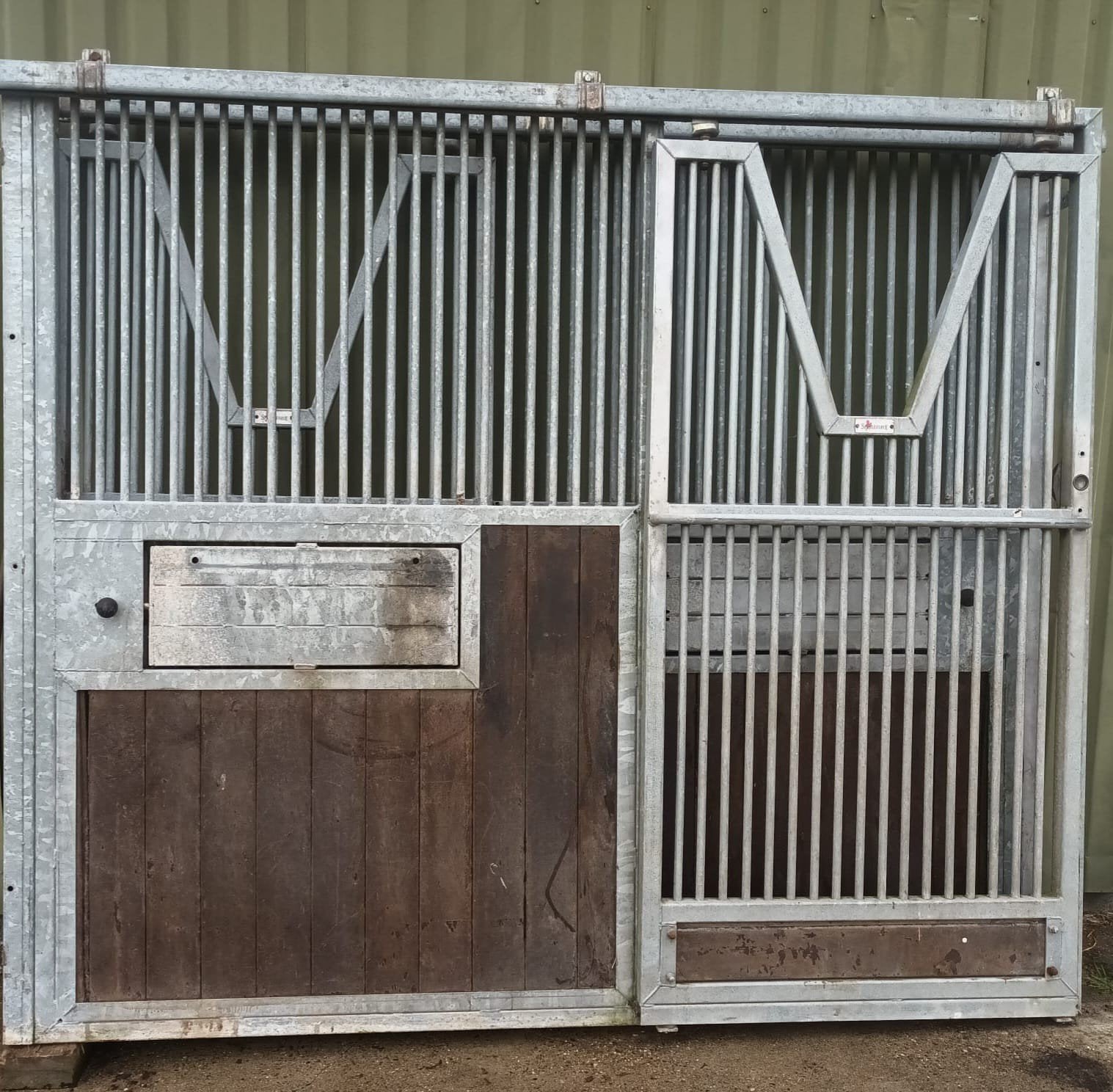 Stalwanden, Dieren en Toebehoren