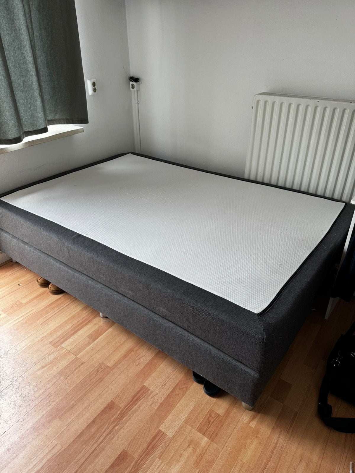 Boxspring 200x140x50cm - Zo goed als nieuw, Huis en Inrichting, Slaapkamer | Bedden, Ophalen, 140 cm, Zo goed als nieuw, Twijfelaar