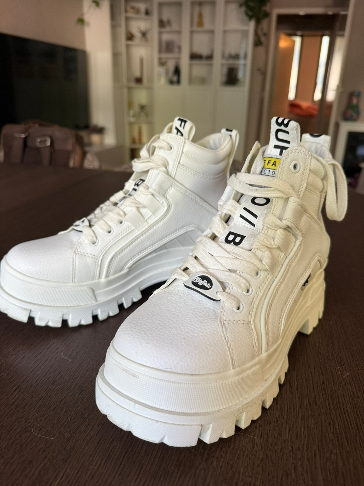 Buffalo aspha mid, Wit, Boots, Ophalen of Verzenden, Zo goed als nieuw
