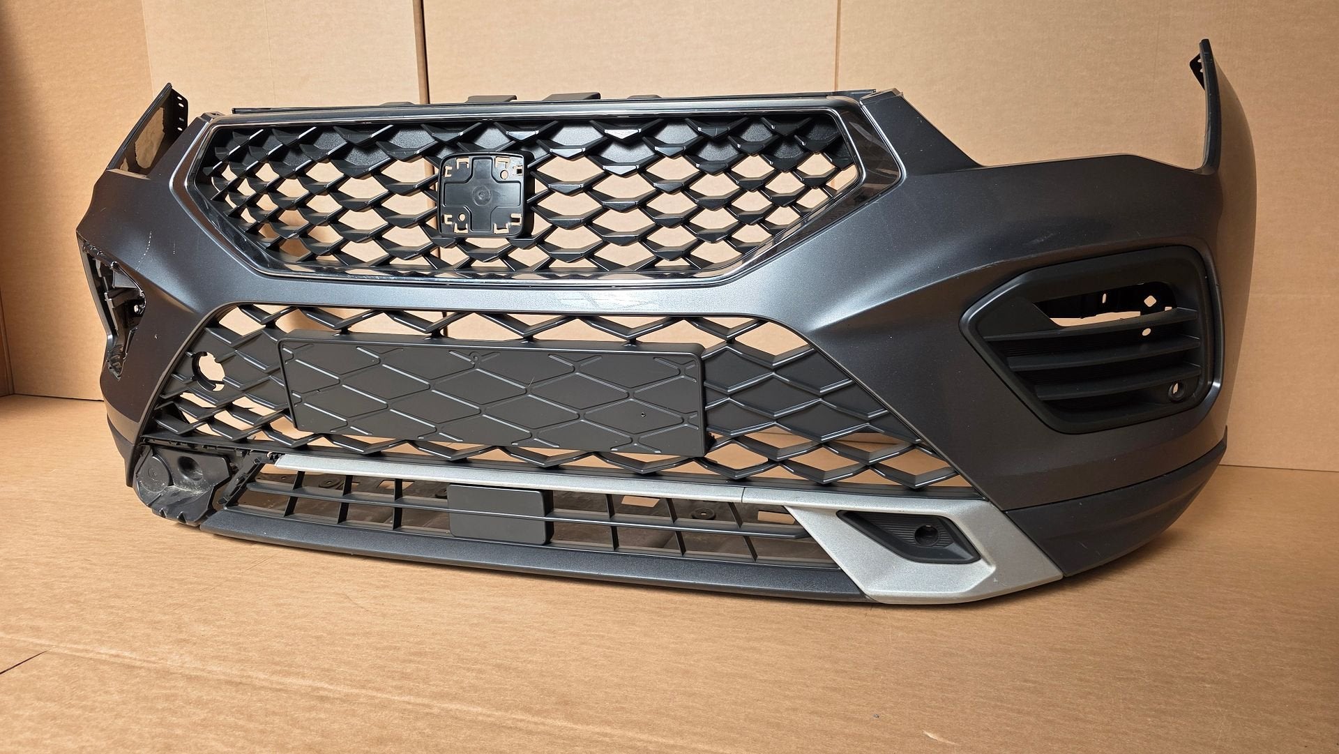 Voorbumper Seat Ateca 575 Basic FACELIFT 6xPDC 575807221T, Gebruikt, -, Voor, Ophalen of Verzenden