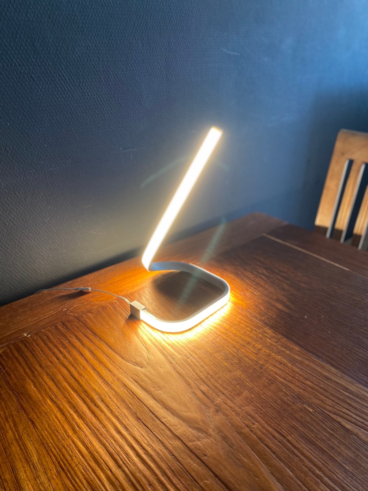 Home Sweet Home Design Tafellamp LED Swirl – Zilver / Modern, Kunststof, Wit, Zo goed als nieuw, Design