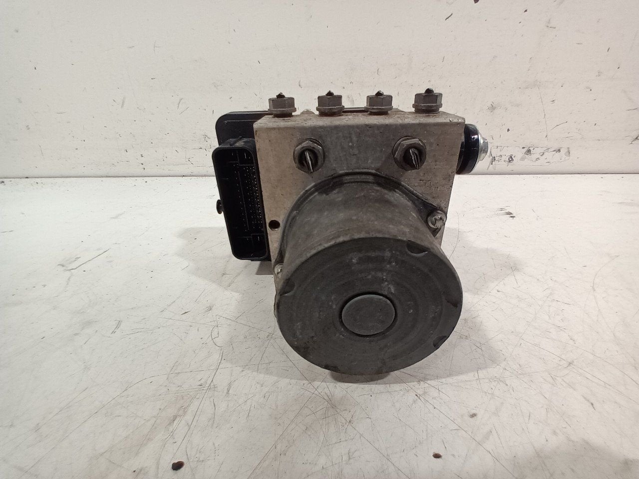 Abs pomp Volkswagen Polo, Onderdelen@venauto.nl, Van der Ven Autorecycling B.V., Gebruikt, Ettenseweg 76, 4706 PB Roosendaal, The Netherlands