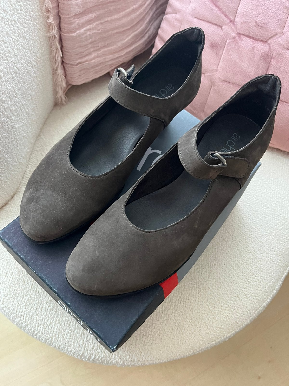Als NW ARCHE schoentjes NWprijs 169,- nu 39,-, Schoenen met lage hakken, ARCHE, Ophalen of Verzenden, Zo goed als nieuw